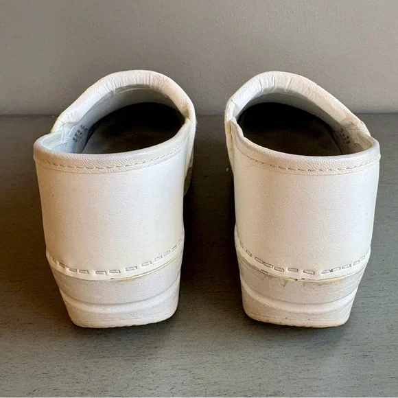 Dansko White Leather Slip-On Clogs Shoes Women 39 Narrow (US 8.5-9) Nurse Work - Picture 7 of 14